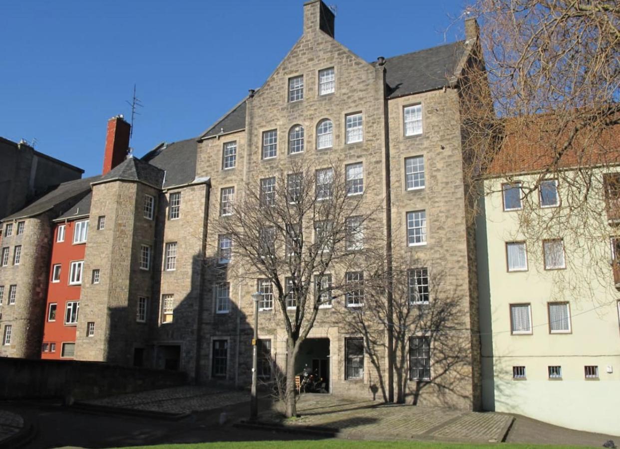 Royal Mile Apartment, Edinburgh